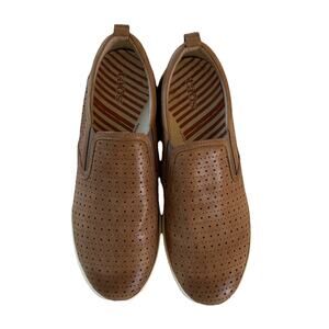 Taos Court Loafer Women’s Size 11 Tan Perforated Leather Slip On Casual Sneaker